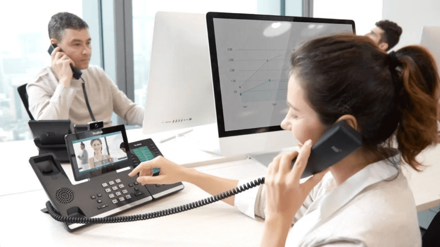 5 Reasons Why Your Cedar Rapids Business Needs Hosted Phone System